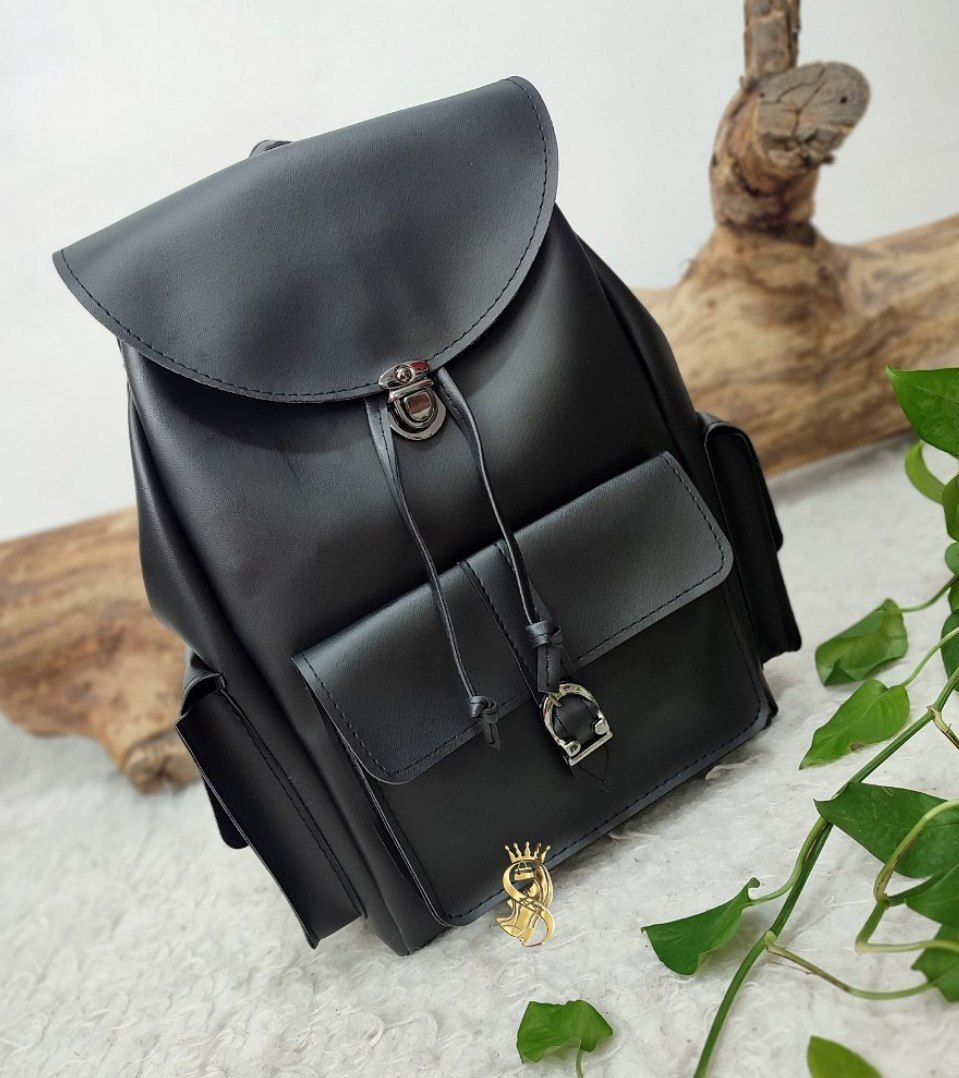 کوله پشتی چرمی مدل قفل دودی